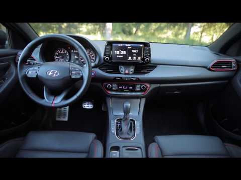 2018 Hyundai Elantra GT Interior Design and Engine | AutoMotoTV