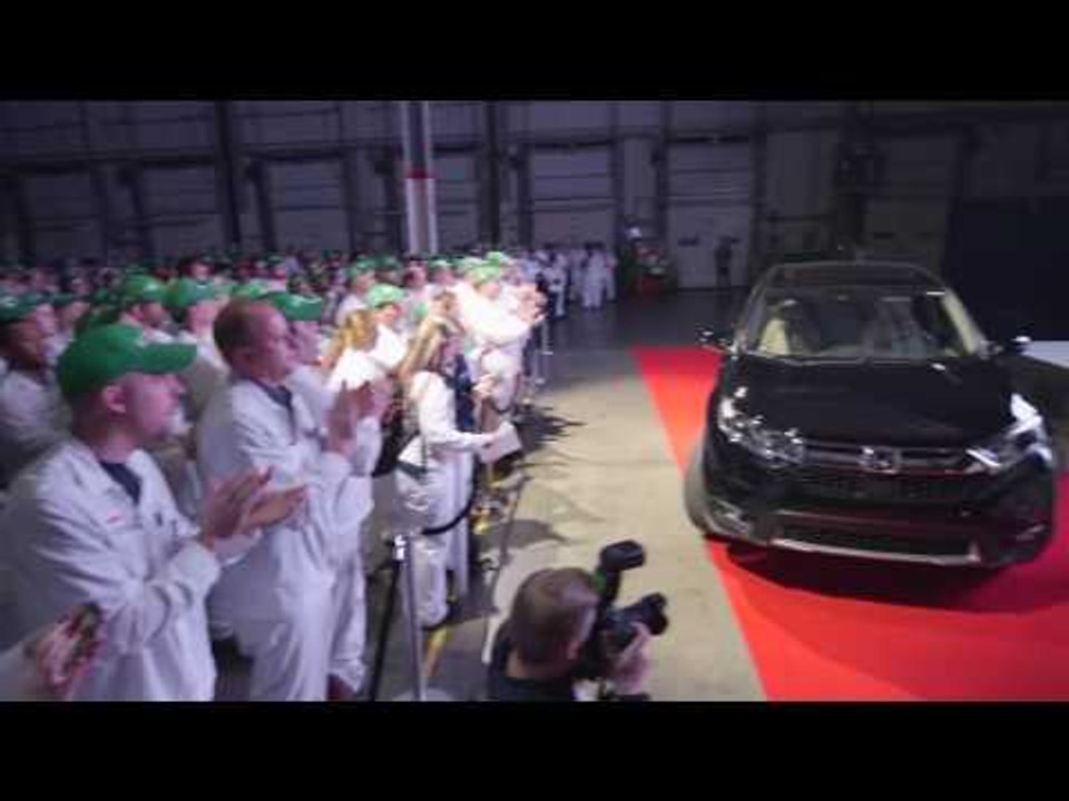 All-new 2017 Honda CR-V reveal at Honda Manufacturing of Indiana | AutoMotoTV