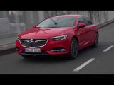The new Opel Insignia Driving Video in the City | AutoMotoTV