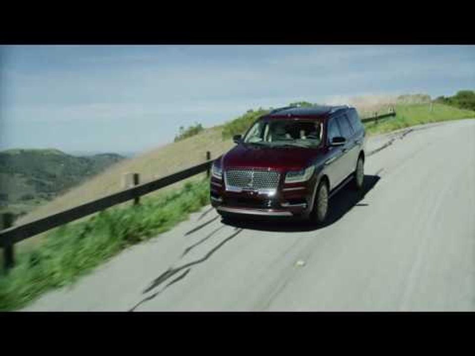 2018 Lincoln Navigator Driving Video in Red | AutoMotoTV