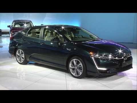 Honda Clarity at NYIAS 2017 - Interview with Steve Center | AutoMotoTV