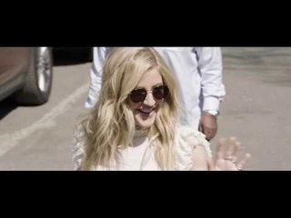 Ellie Goulding Reveals Range Rover VELAR in New York | AutoMotoTV