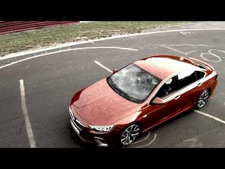 Opel Insignia GSi CEO Trailer