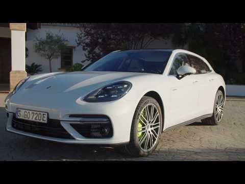 Porsche Panamera Turbo S E-Hybrid Design in Carrara White Metallic