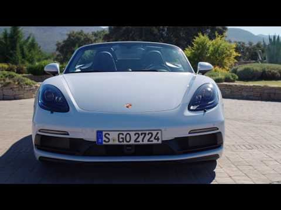 Porsche 718 Boxster GTS in Carrara White Metallic