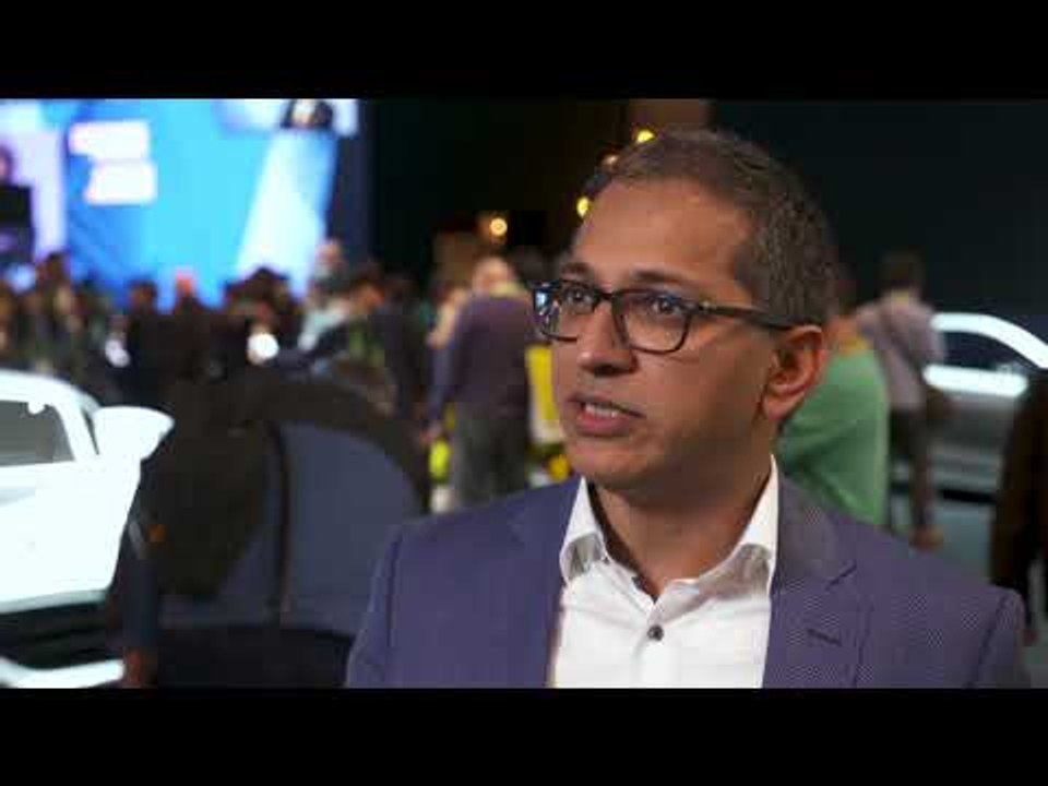 Mercedes-Benz MBUX at CES 2018 - Video Report