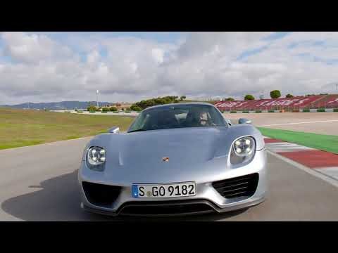 Porsche 918 Spyder in Liquid Metal Chrome Blue at Hybrid Trackdays