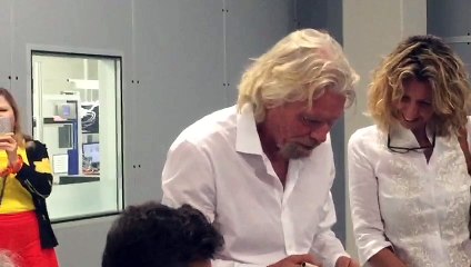 Voli spaziali civili dalla Puglia: firmato l'accordo tra Virgin e Siatel