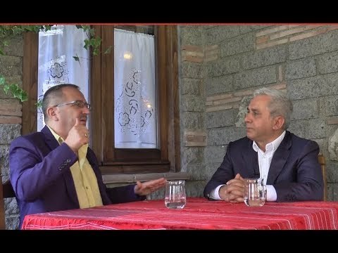 Report Tv - Teatri, Plasari në “5 pyetjet ”: S'duhet të shembet, le ta ndërtojnë të riun ku të duan