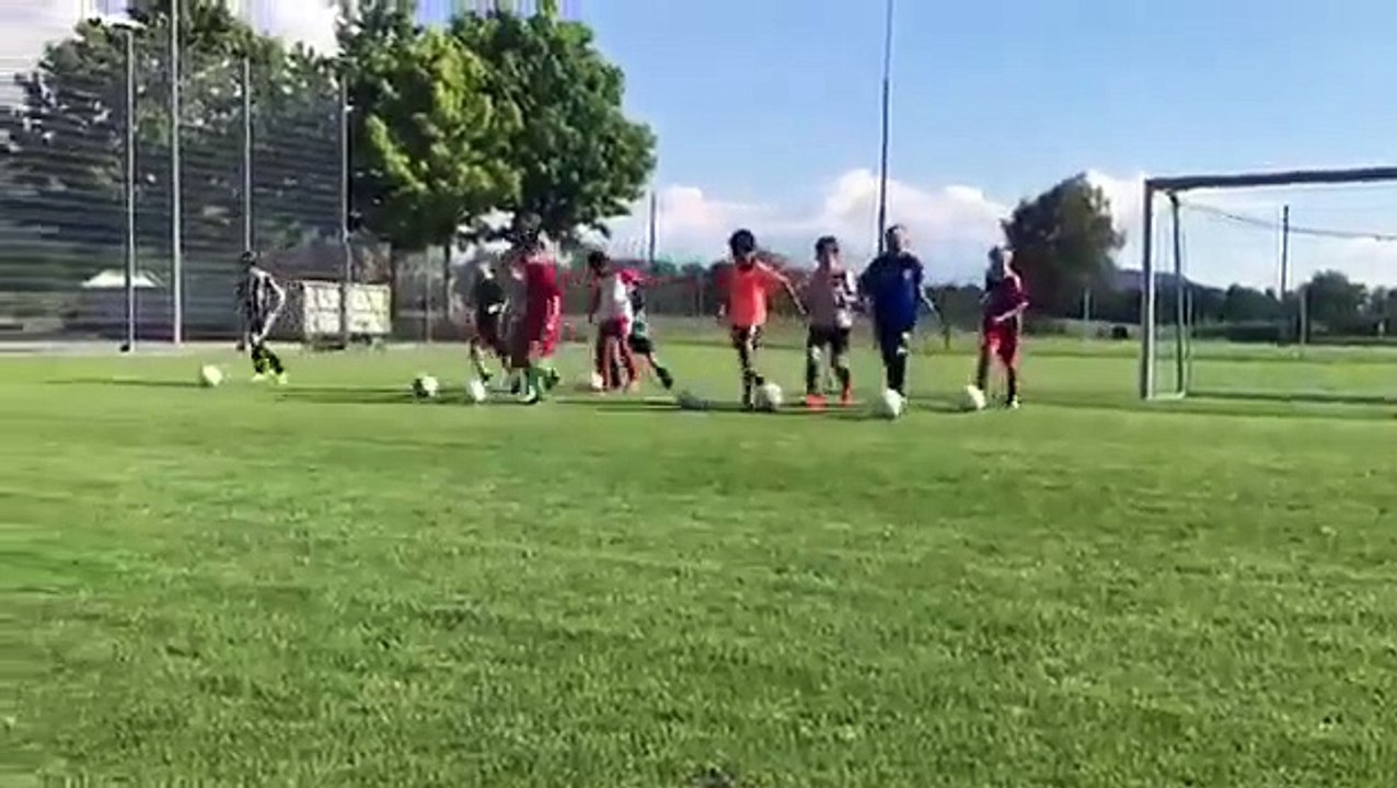 L'entrainement de foot saison 2019 à débuté façon Neymar Challenge