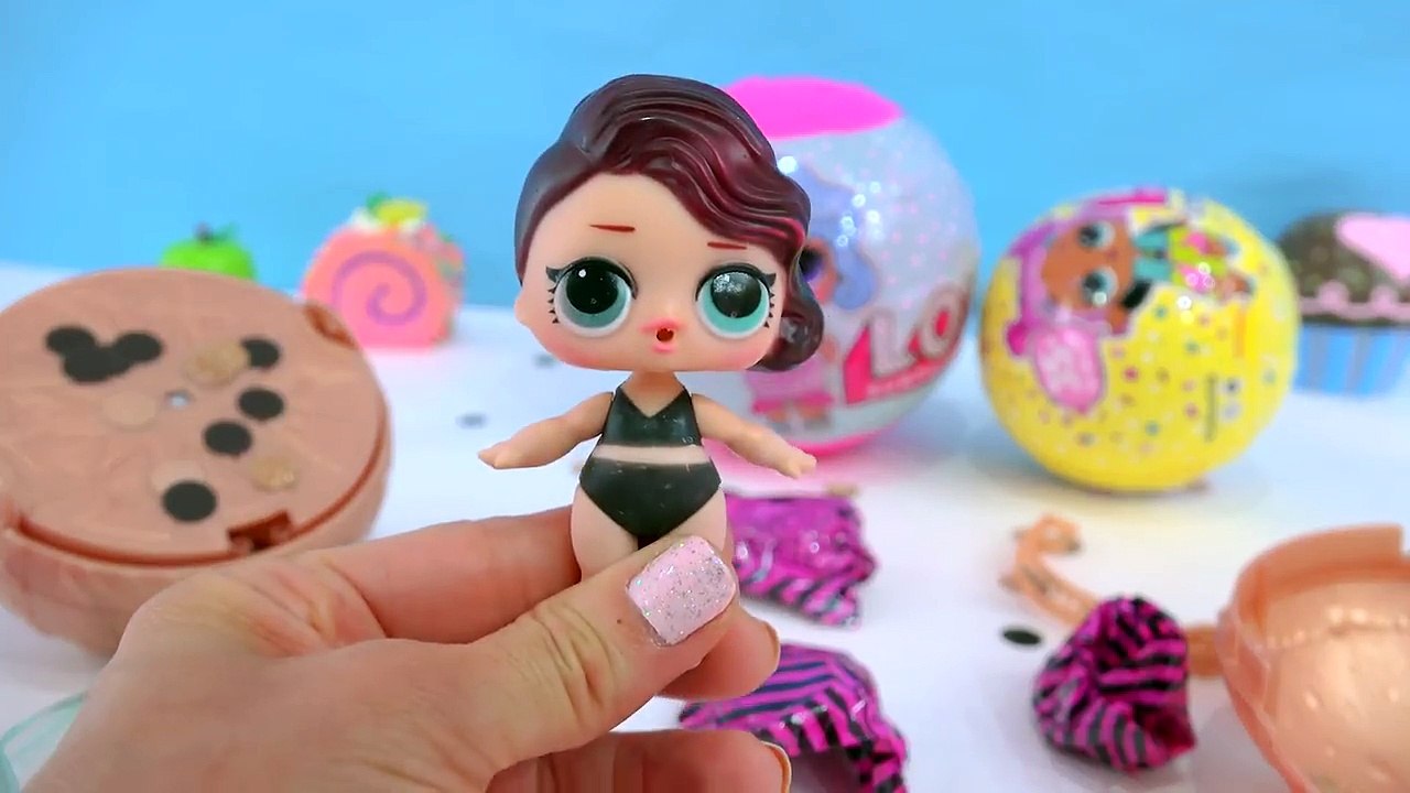 LOL Surprise Confetti POP Blind Bag Dolls + Ball Game