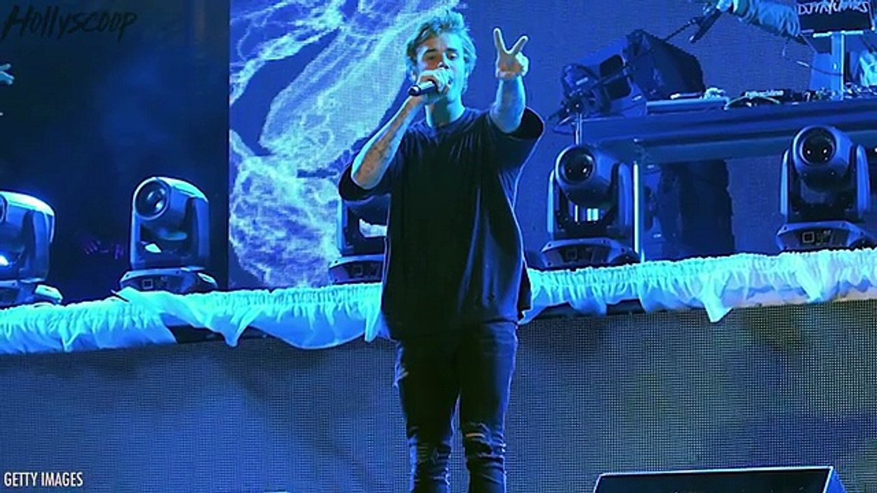 Justin Bieber STILL Texting Selena Gomez After Proposing to Hailey Baldwin!