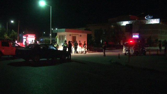 Husumetli iki grup silahlarla ortalığı savaş alanına çevirdi... 1'İ polis toplamda 8 yaralı