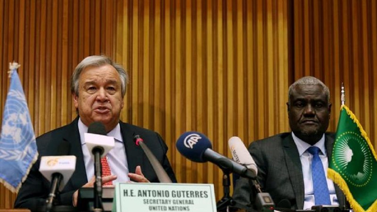 Ethiopia and Eritrea say war over, UN hails "wind of hope" in Africa