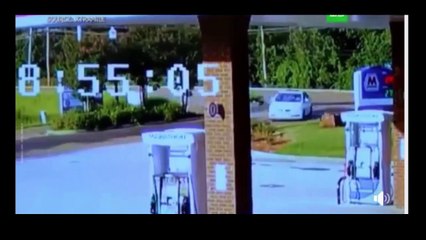 Mulher chegando pra abastecer é outro nível