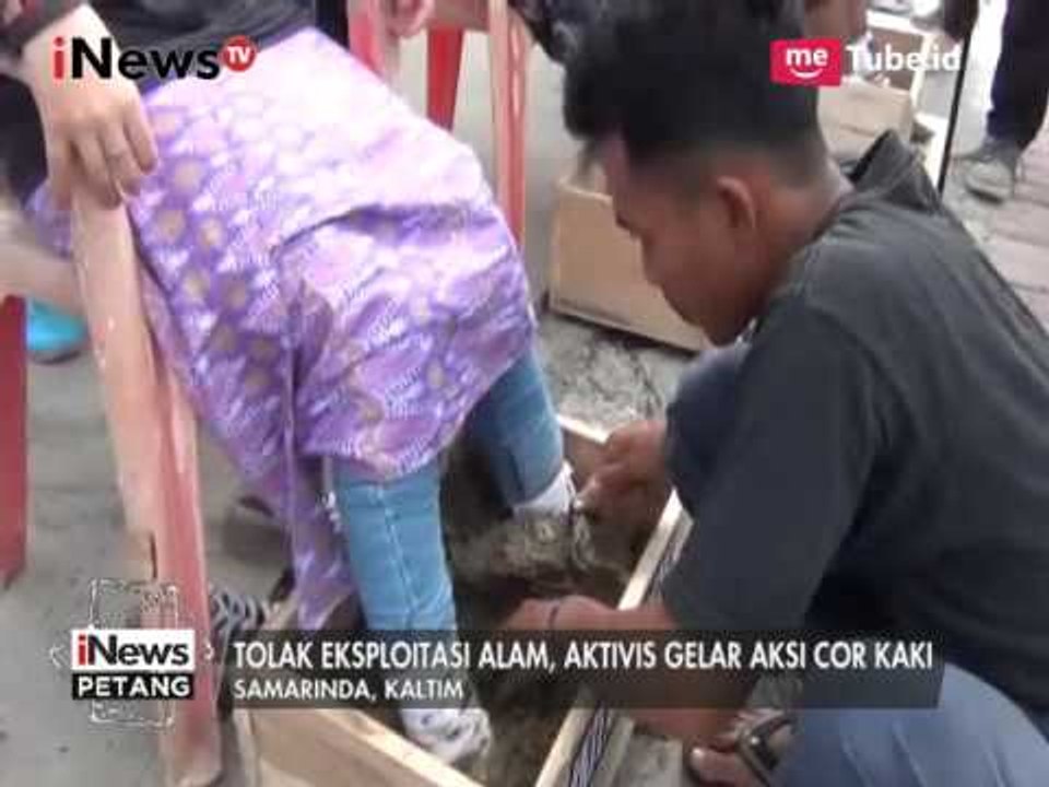 Aktivis di Samarinda Berikan Dukungan Warga Rembang Dengan Gelar Aksi Cor Kaki - iNews Petang 23/03