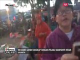 Relawan Anies-Sandi Pergoki Wanita Sebar Brosur Kampanye Hitam - iNews Malam (30/30)