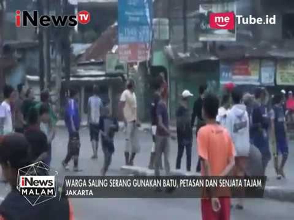 Karena rebutan lahan parkir, 2 kelompok warga tawuran - iNews Malam 16/04