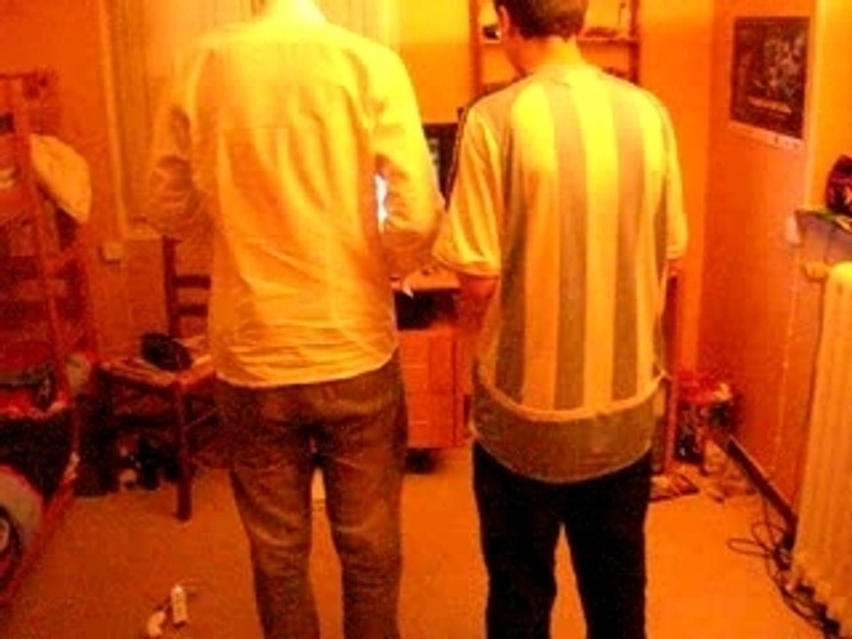Mais que font ces hommes ??