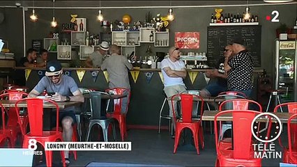 下载视频: Allez les bleus! Belgique ou France? A la frontière franco-belge, les supporters sont partagés -Regardez