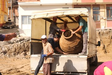 Tarihi Caminin Hafriyatında Dev Küp Bulundu