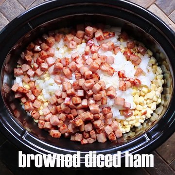 Slow Cooker Ham and Cheese Corn has a creamy sauce similar to mac and cheese!Full Recipe in the Com.ment Section Below ➡️