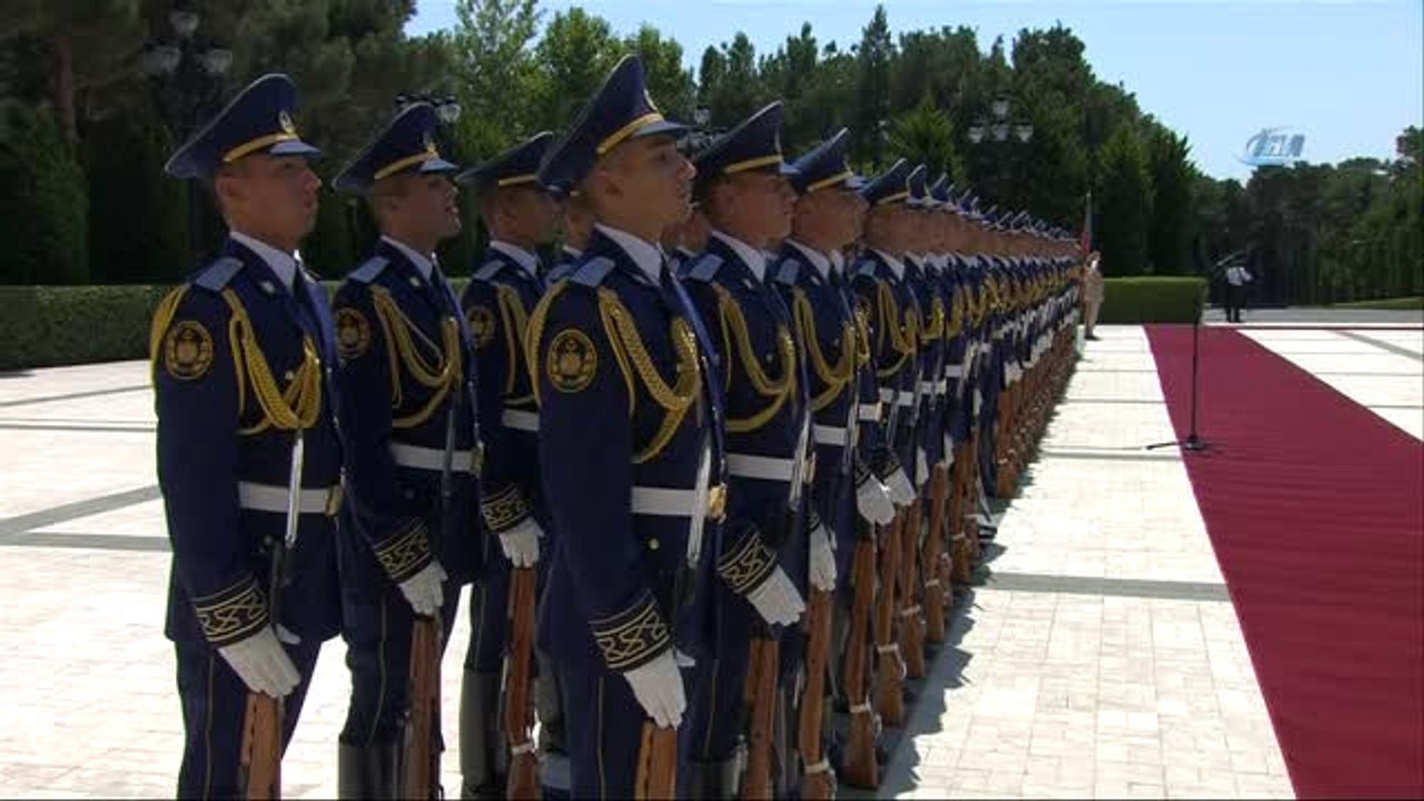 Azerbaycan Cumhurbaşkanı Aliyev, Cumhurbaşkanı Erdoğan'ı Resmi Törenle Karşıladı