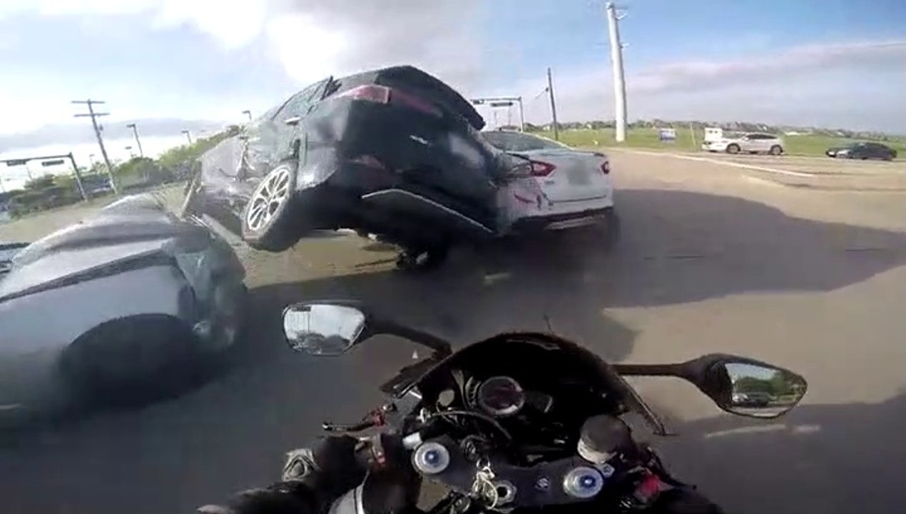 Un motard très chanceux... Bon karma