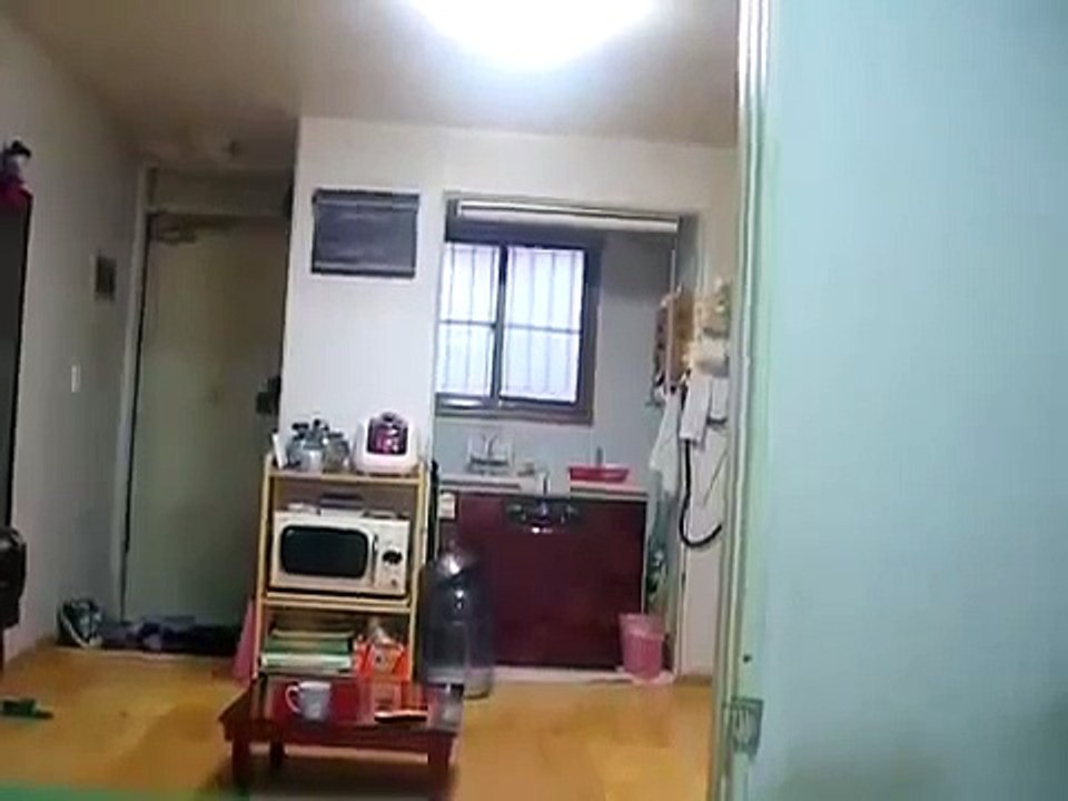 Aptal dansı yaparken annesine yakalanan Koreli kız