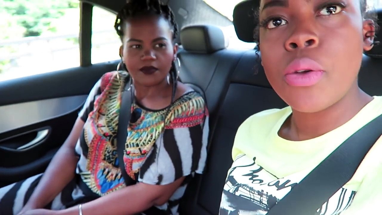 VLOG- Dégustation du sandwich signature MCDONALD's 'dans le noir ' avec des youtubeurs #Sakinafamily