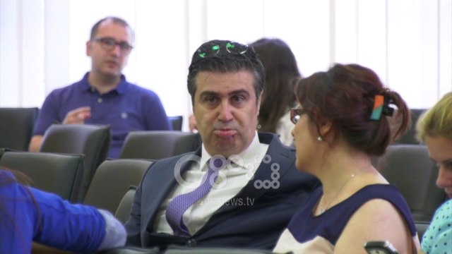 Ora News - Vettingu, gjyqtari i Gjykatës së Lartë fshehu dënimin për vjedhje në Itali