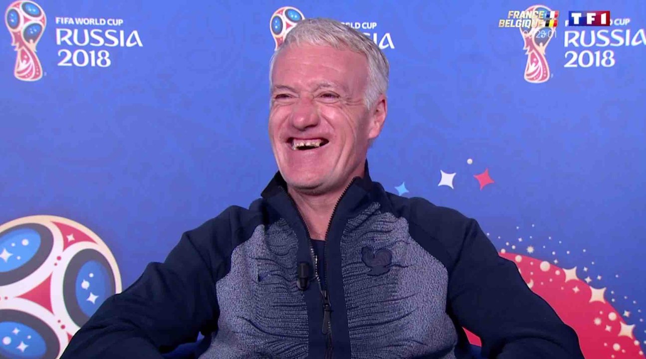 Le fou rire de Didier Deschamps avant le match - ZAPPING ACTU DU 10/072018