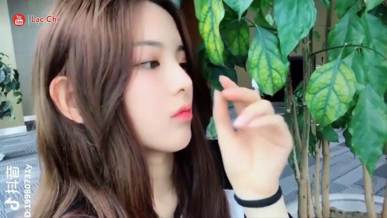 Làm trò con bò với gái xinh Tik Tok