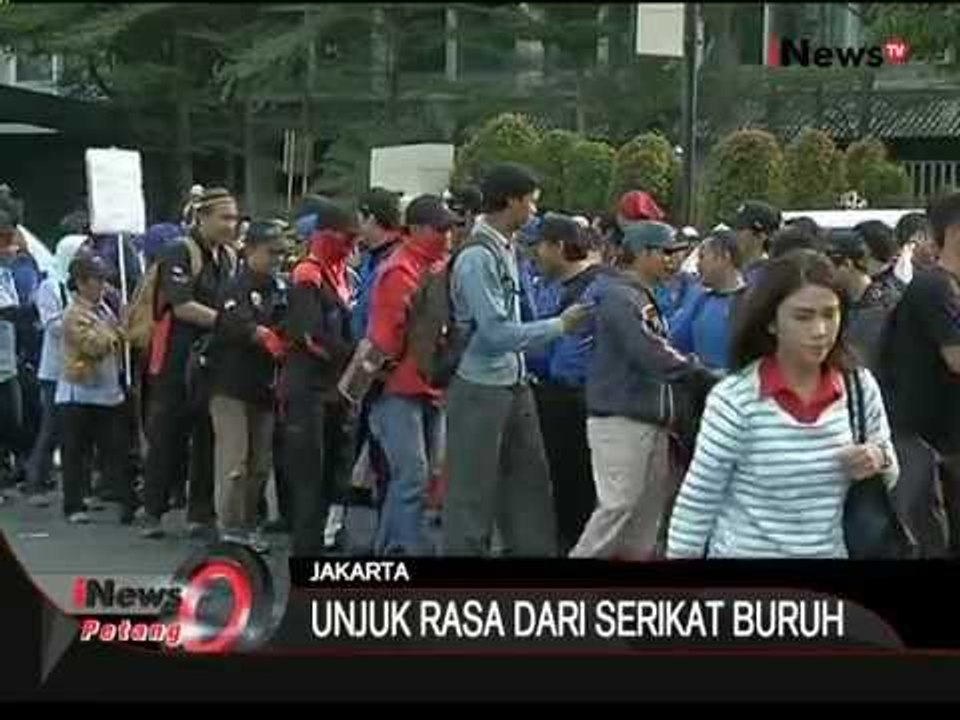 Unjuk Rasa Serikat Buruh, Menolak Peraturan Baru JHT - iNews Petang 03/07