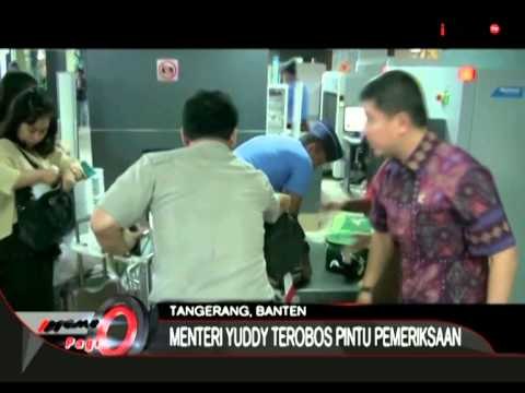 Antrian Menumpuk Pasca Kebakaran, Menteri Yuddy Buka Paksa Pintu Gerbang - iNews Pagi 06/07