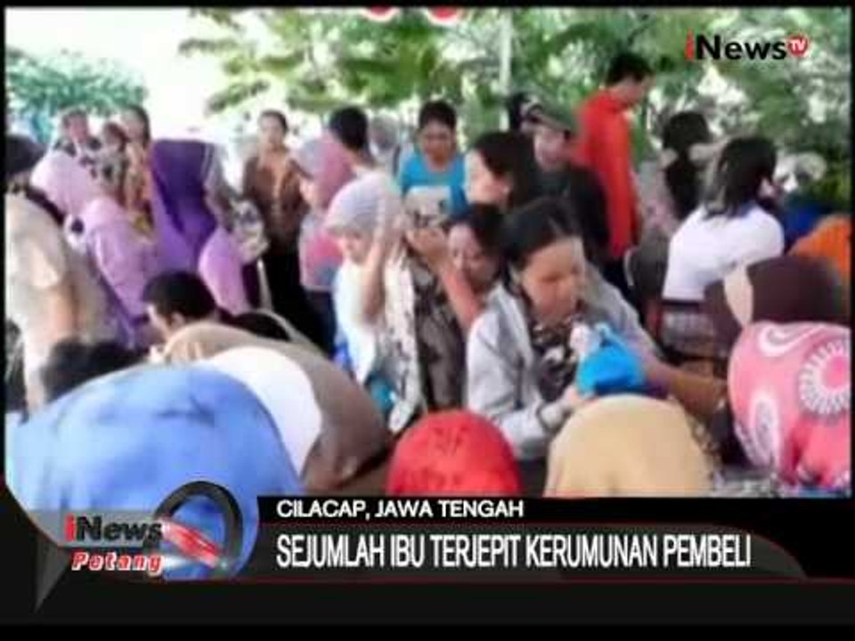 Berebut Pakaian Bekas, Ratusan Warga Menyerbu Stan Pakaian bekas - iNews Petang 07/07