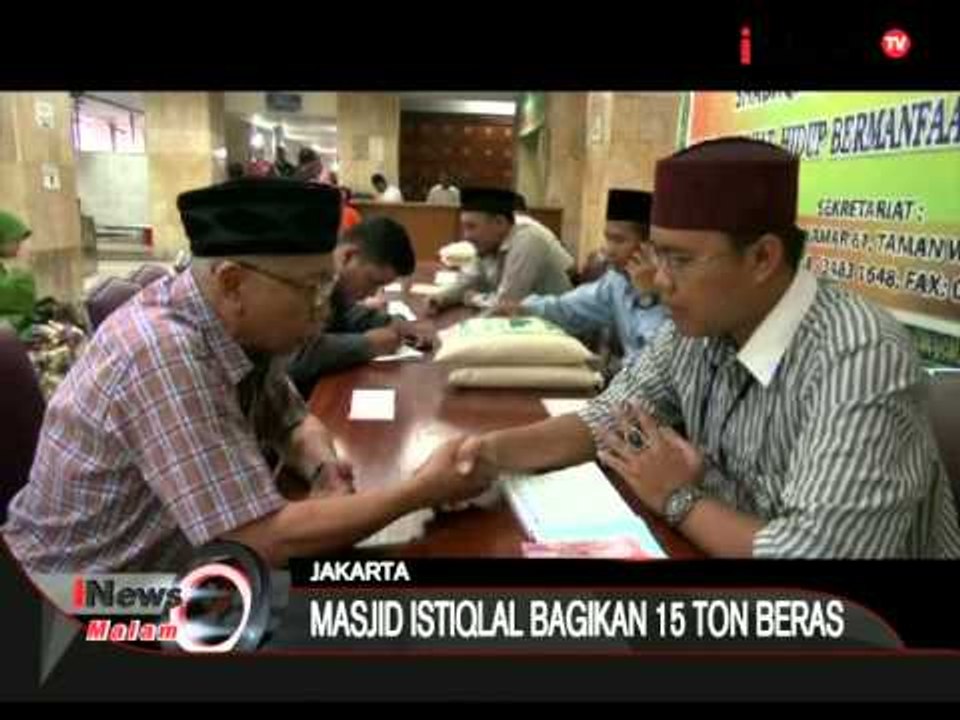 15 Ton Beras Zakat Dibagikan Di Masjid Istiqlal - iNews Malam 17/07