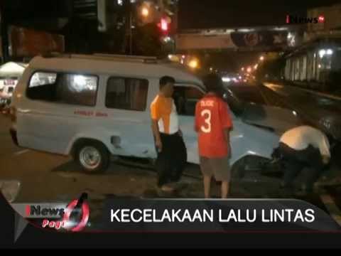 Sopir Mabuk Dan Ugal-ugalan, Angkot Tabrak Sparator Busway Di Matraman - iNews Pagi 20/07