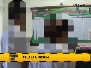 Download Video: Alamak!! Pelajar SMA Kepergok Mesum Dalam Mobil - Police Line 28/07