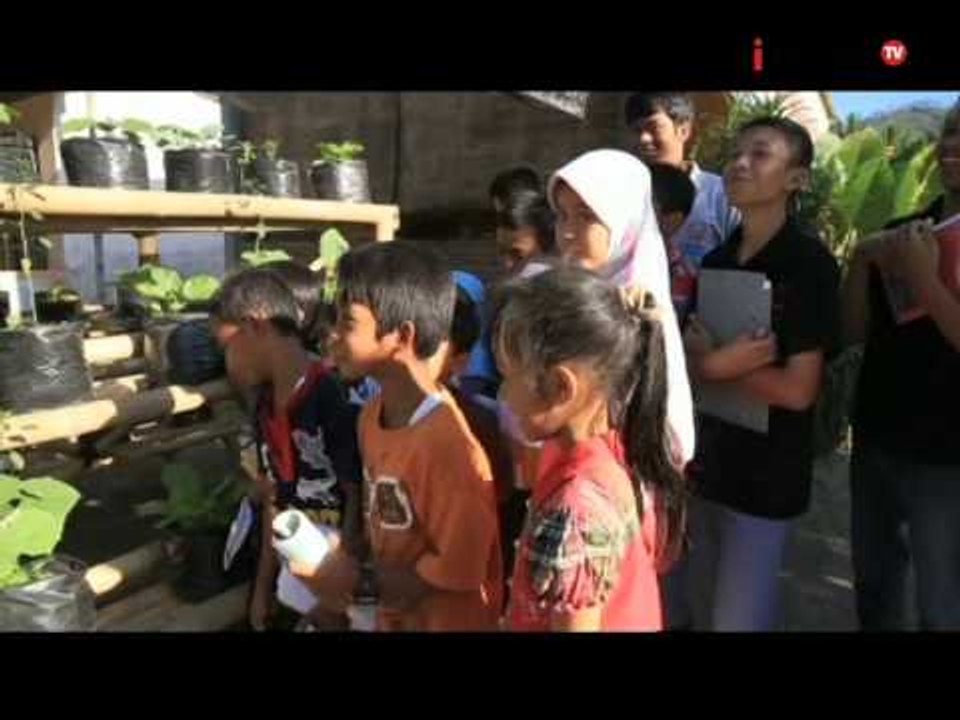 Desa Bahasa, Hani Sutrisno Buka Pendidikan Bahasa Inggris Gratis - Wajah Indonesia 07/08