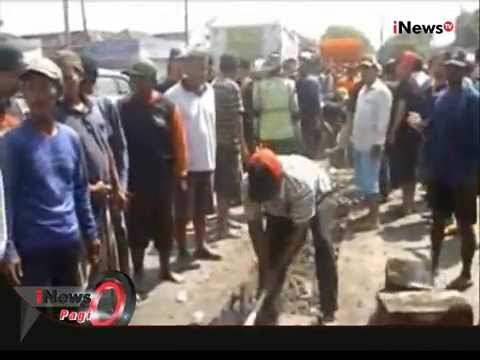 Warga Bongkar Pembatas Jalan Di Pasuruan, Jatim - iNews Pagi 17/08