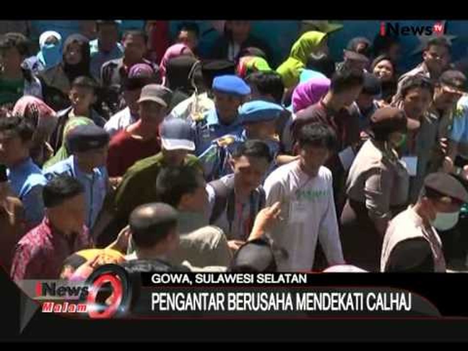 Aksi Saling Dorong Terjadi Antara Petugas Dan Pengantar Calon Haji Di Gowa - iNews Malam 25/08