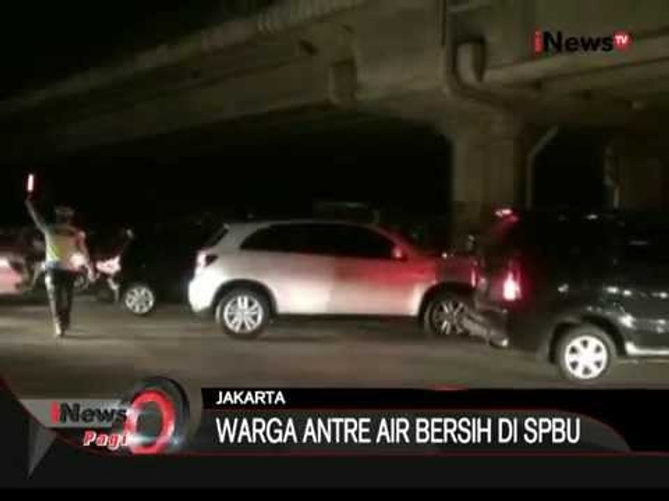 Dampak Kebakaran Gardu Listrik Di Kembangan, Warga Kekurangan Air Bersih - iNews Pagi 03/09