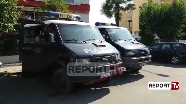 Report Tv - Aksion anti-kanabis në Krujë, asgjësohen 643 bimë