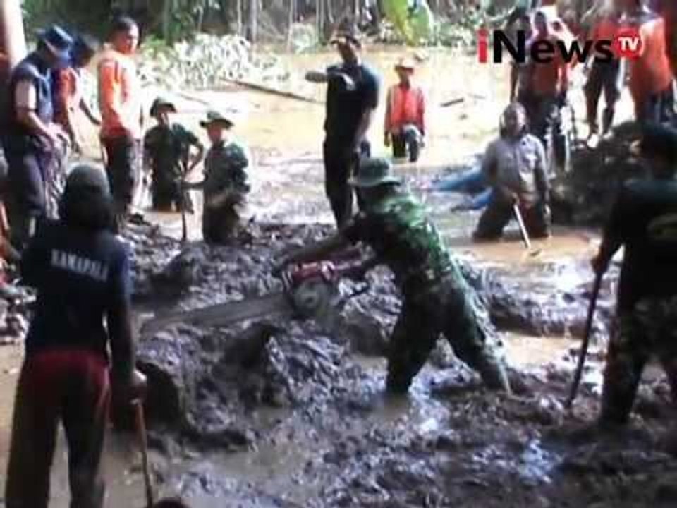 Banjir Merendam Rumah Di Aceh Barat Dan Evakuasi Korban Longsor Di Tasikmalaya - iNews Malam 26/11