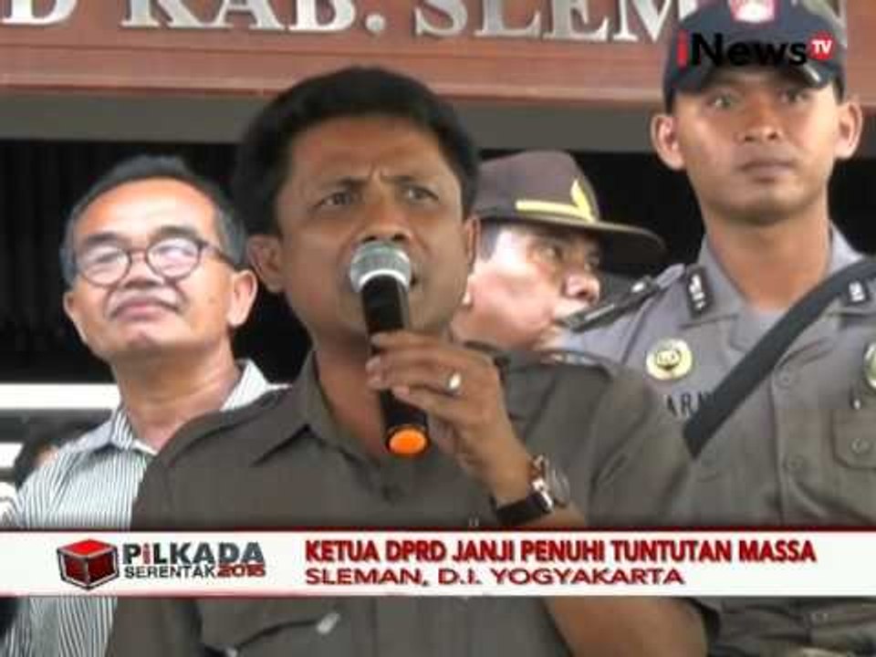 Demo Warga Tolak Pencalonan Salah Satu Calon Di Depan Kantor DPRD - iNews Pagi 13/10
