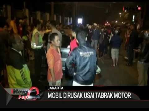 1 Unit Mobil Sedan Diamuk Massa Setelah Menabrak Sejumlah Pengendara Sepeda Motor - iNews Pagi 28/10
