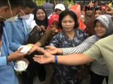 Warga Berebut Masker Masker N-95 Yang Dibagikan Tim Dokter Forensik - iNews Siang 27/10