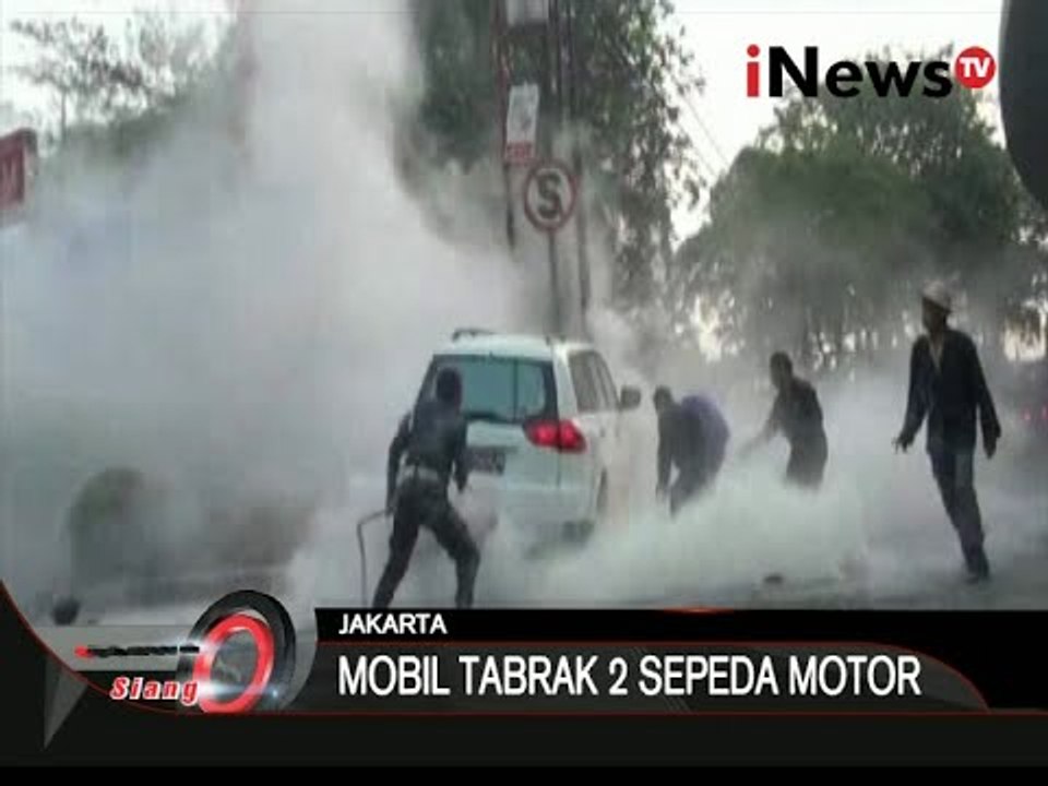 Mobil Mewah Terbakar Setelah Tabrak 2 Sepeda Motor - iNews Siang 05/11