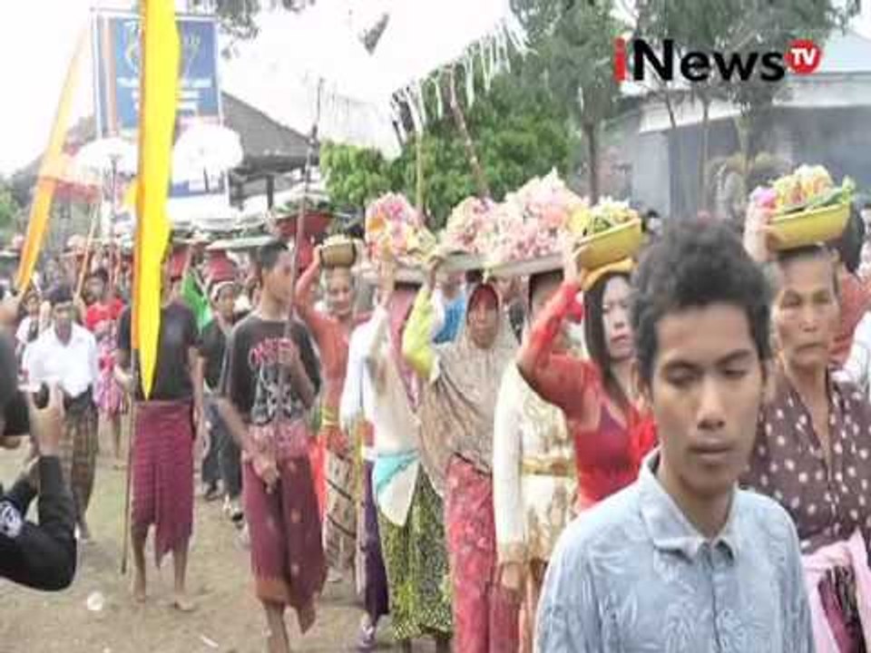 Tradisi Perang Topat Lombok Barat, NTB, Ciptakan Kerukunan Umat Beragama  - iNews Pagi 27/11